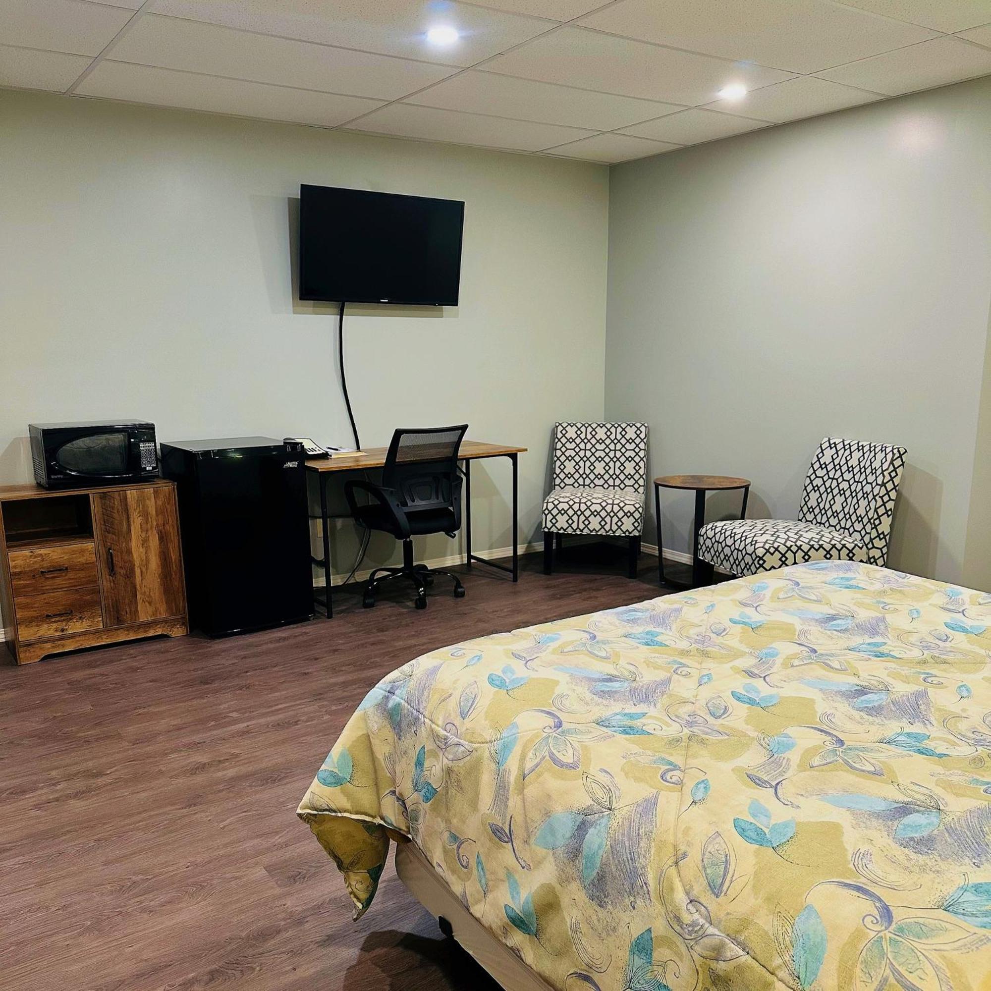 Capri Motor Inn Smithers Zewnętrze zdjęcie